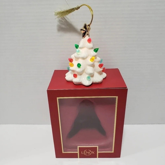 COPY - NWT Lenox Treausured  Traditions Light Up Porcelain Tree Ornament - Picture 3 of 7